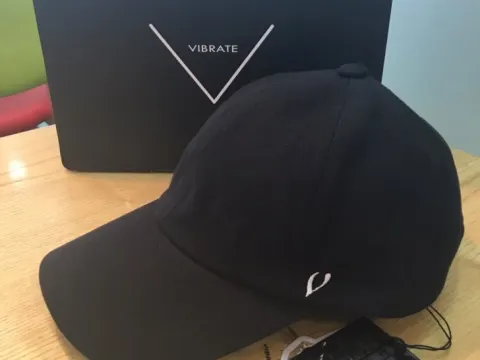 바이브레이트 블랙라인 REAL COTTON BALL CAP (black) 정품 판매합니다!