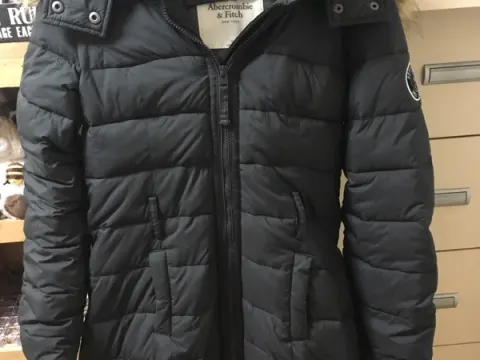 덕다운 패딩입니다.