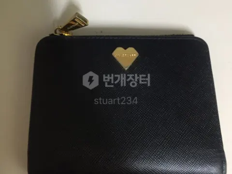질스튜어트 반지갑