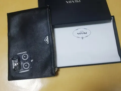 2018신상 프라다 사피아노 로봇클러치