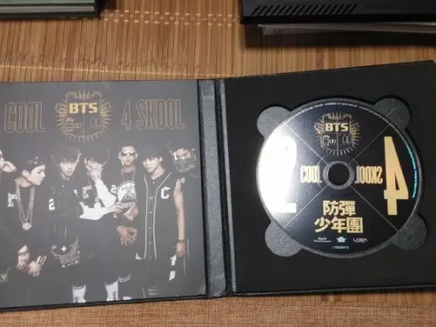 방탄소년단 (BTS) Single - 2 Cool 4 Skool 앨범 팝니다!