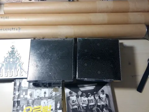엑소앨범과 포스터(으르렁,12월의 기적,중독,LOVE ME RIGHT)