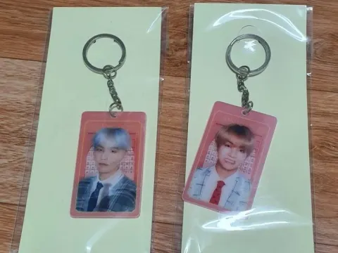 방탄 윤기,태형 렌티큘러 키링 원가 판매/양도해요