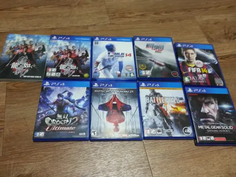ps4본체와 타이틀8개 팝니다
