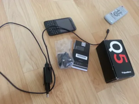 블랙베리 q5 100-2