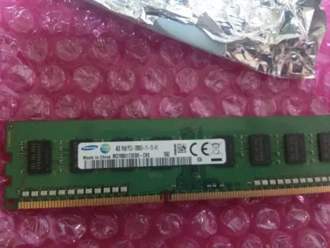 램카드 4GB 단면 새것 팝니다.