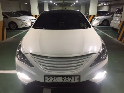 YF쏘나타 LPI 흰색차량 판매 합니다.