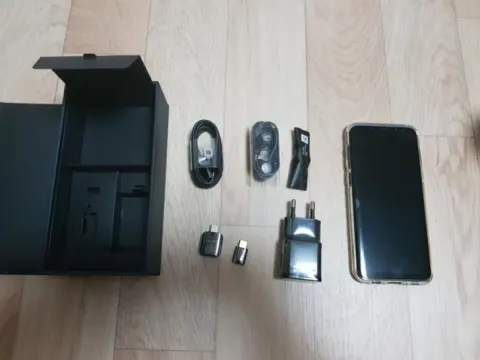 갤럭시S8+미드나잇블랙 팝니다