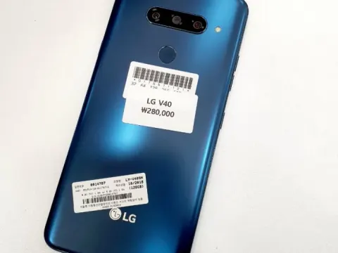LG V40