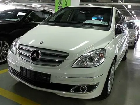 08년식 벤츠 B200 흰색풀옵션 최저가780만원에 판매합니다