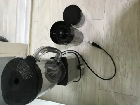 거의 새거 믹서기 저렴히 판매합니다.