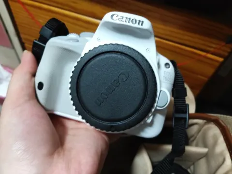 Canon 100D 화이트 풀구성 + 쩜팔렌즈 50mm (정품인증서 소지)