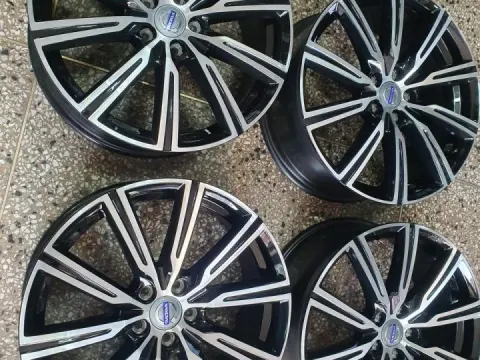 볼보 순정 19인치 휠세트 100만원에 팝니다